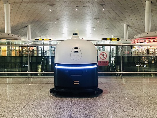 清潔界 “學(xué)霸” 養(yǎng)成記：坦力室內(nèi)清潔機(jī)器人如何玩轉(zhuǎn)機(jī)場