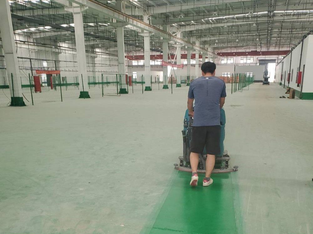 地下車(chē)庫(kù)使用洗地機(jī)時(shí)應(yīng)注意什么？