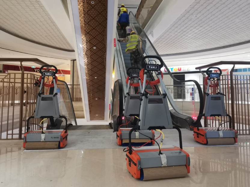 扶梯清洗機(jī)操作時(shí)要注意哪些方面？