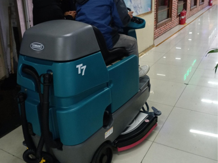 氣溫下降洗地機(jī)該如何保養(yǎng)？