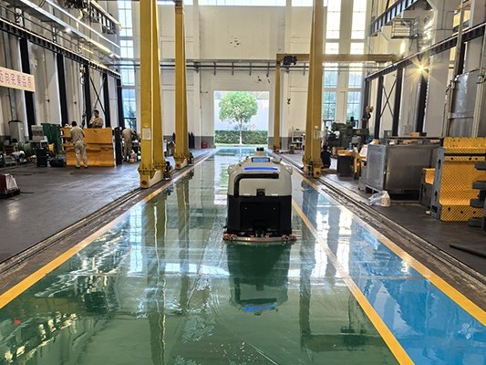 14億多人從“用上電”到“用好電”，坦力工業(yè)洗地機(jī)器人助力工廠地面清潔