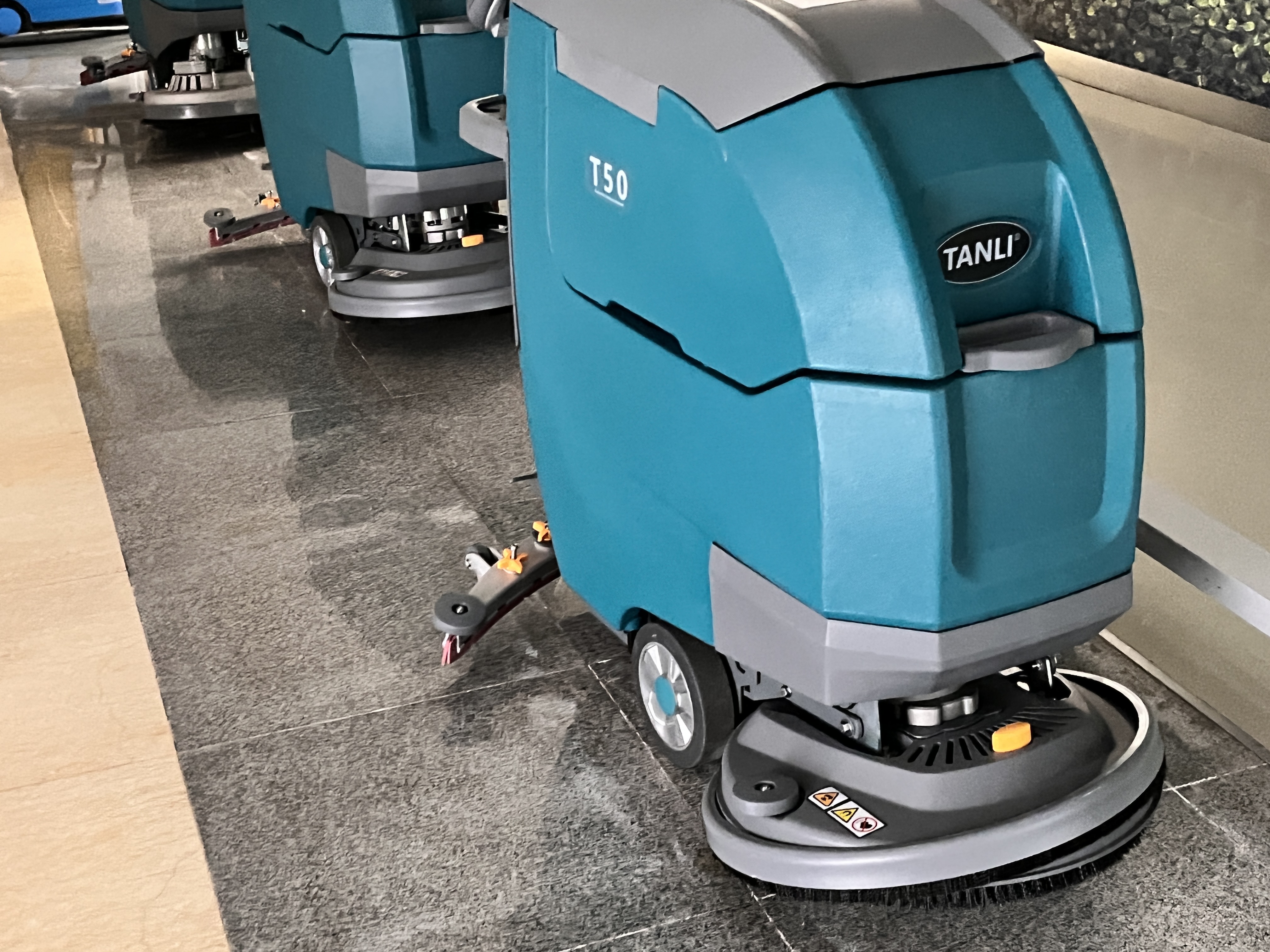 辦公樓、寫字樓如何選擇洗地機(jī)？