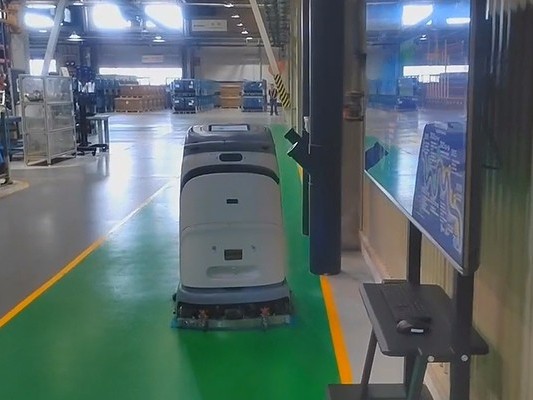 坦力工廠洗地機器人：80kg 重壓之下，讓環(huán)氧地坪 “逆生長”