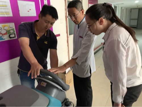 又是一波開(kāi)學(xué)熱，食堂衛(wèi)生需抓緊