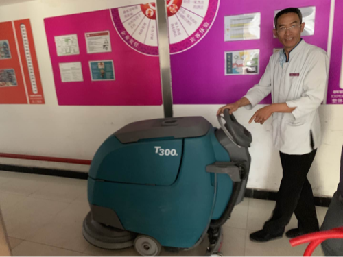 酒店用對(duì)洗地機(jī)，才能叫五星級(jí)