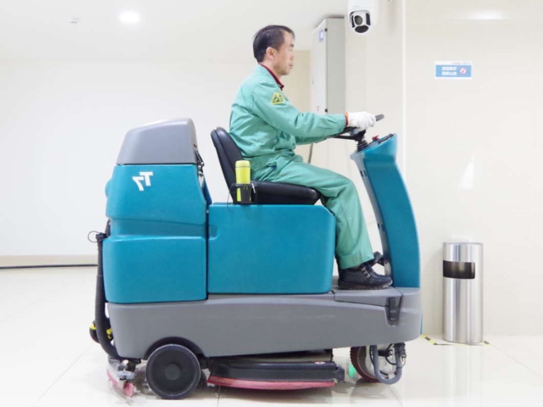 醫(yī)院場所如何選擇工業(yè)洗地機？